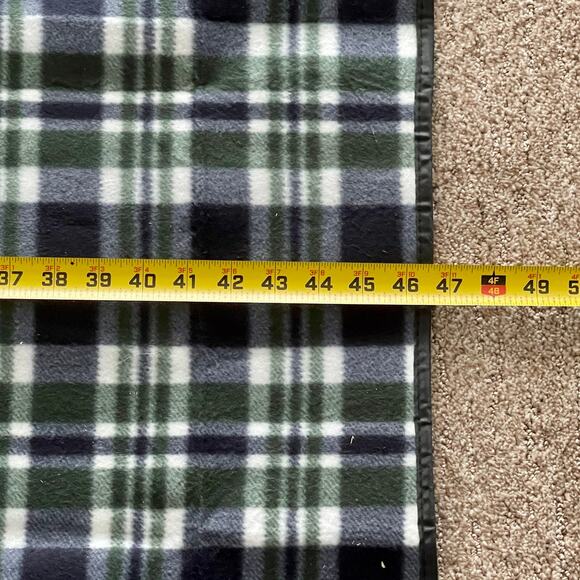 Blanket Throw With Carry Handle Cozy Warm Blue Green Plaid 46 x 52" A-51 - Picture 8 of 10